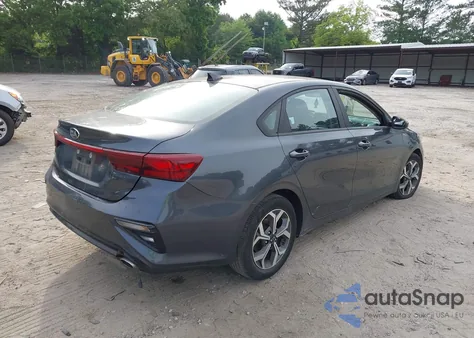 2021 Kia Forte Lxs z USA, uszkodzony, nr VIN 3KPF24AD9ME347076